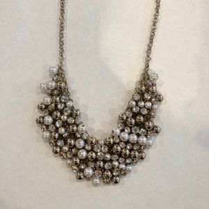 NWOT Faux Pearl and Faux Gold Necklace